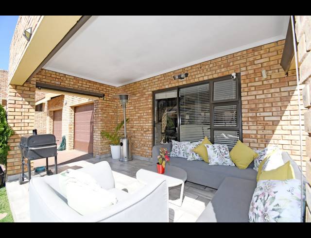 3 BEDROOM HOUSE FOR SALE IN NORTH RIDING